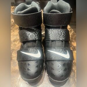 Youth Boys Nike Force Savage 2 Football cleats _ Size 2